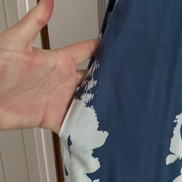 Woman’s romper - Picture 2 of 3